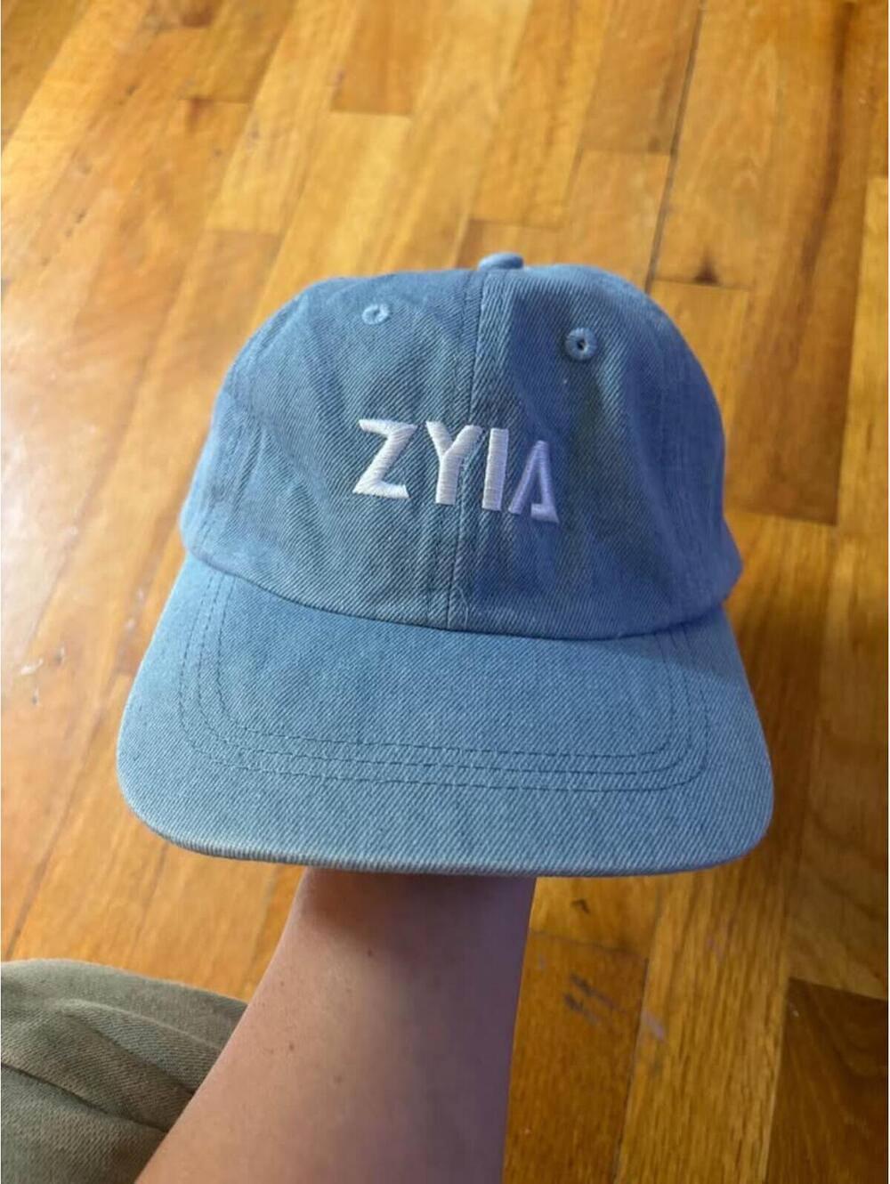zyia hat like new